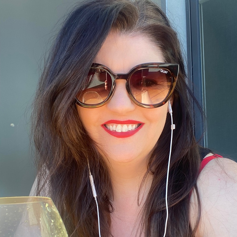 Meet your Posher, Mia